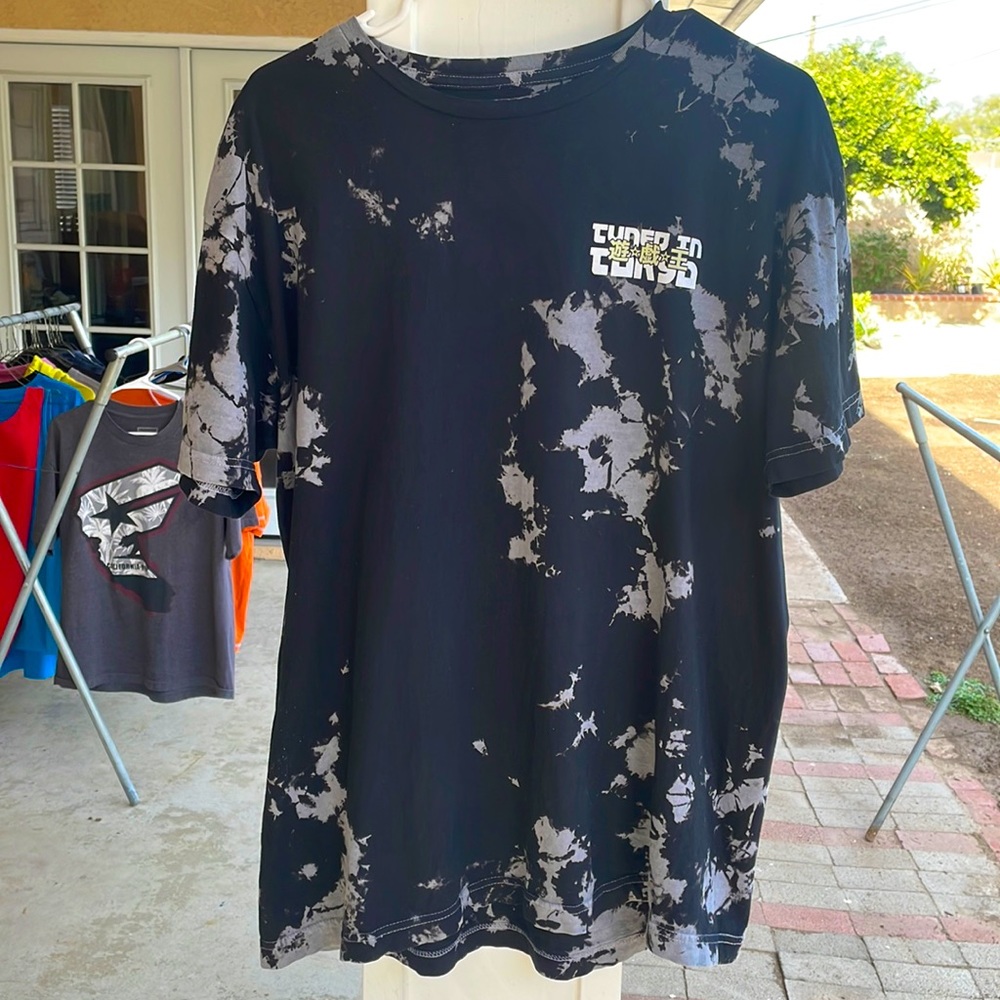 L Tye-Dye Graphic T-Shirt
